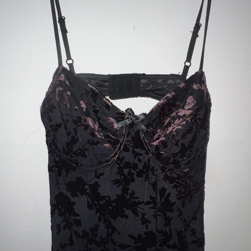 Elegant Black Floral Backless Dress